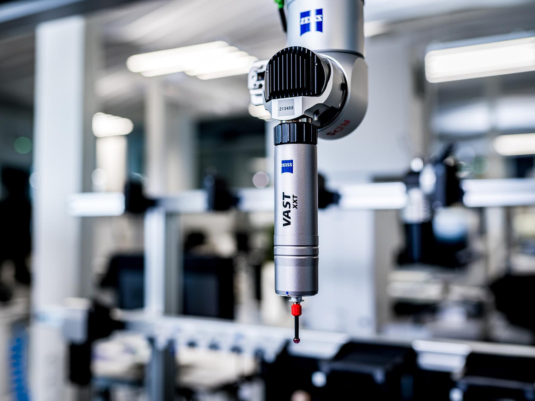 사용 중인 ZEISS VAST XXT 프로브 헤드