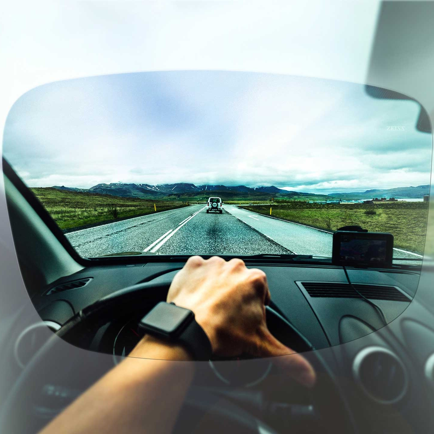 자이스의 드라이브 컬렉션 렌즈를 통해 거리와 풍경을 보는 운전자의 시야가 선명해집니다